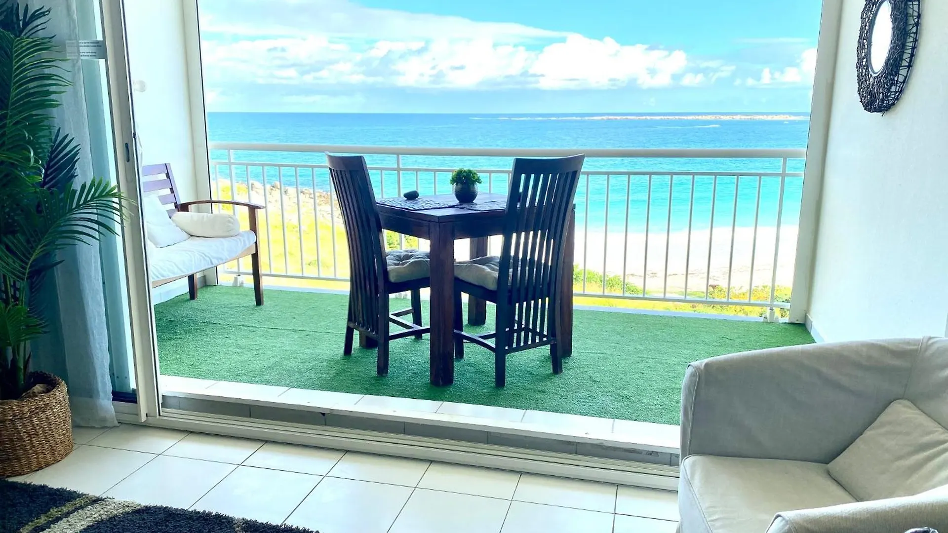 Διαμέρισμα Excellence Suites Orient Beach Oceanview King-Size Beach Pool Parking Cul de Sac