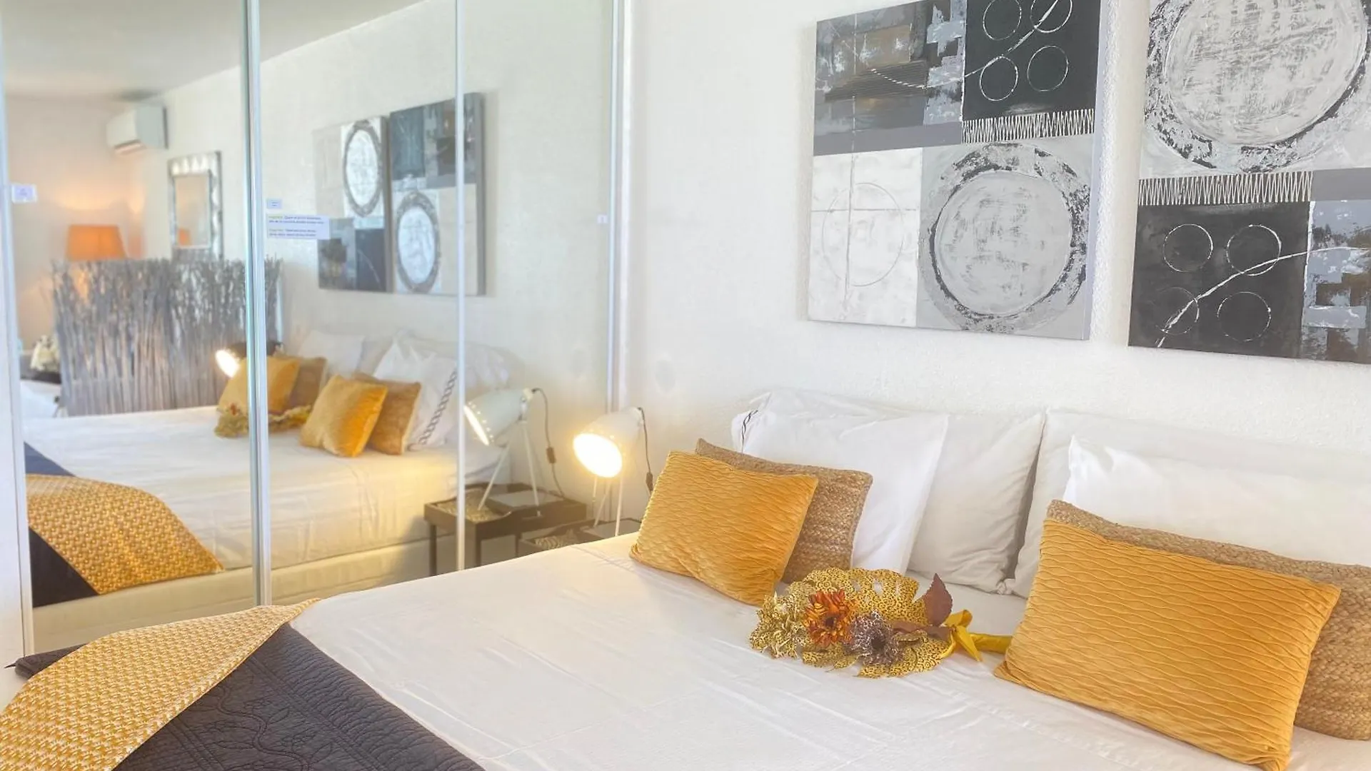 Apartamento Excellence Suites Orient Beach Oceanview King-Size Beach Pool Parking Cul de Sac