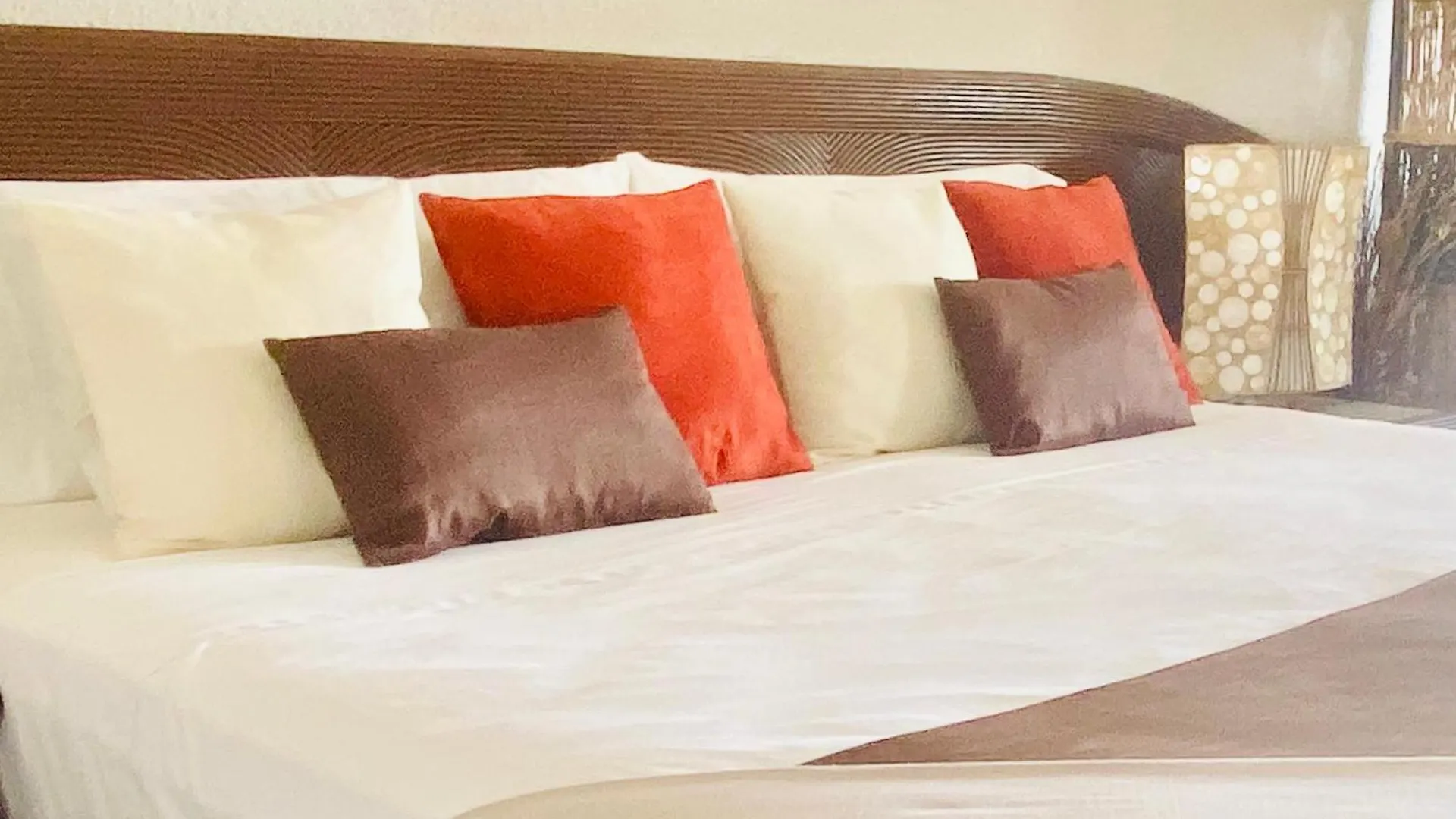 Apartamento Excellence Suites Orient Beach Oceanview King-Size Beach Pool Parking Cul de Sac Sint Maarten