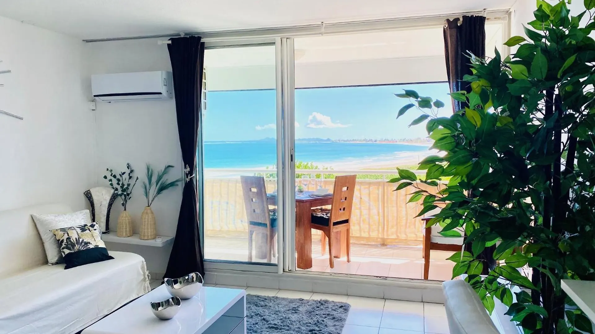 Excellence Suites Orient Beach Oceanview King-Size Beach Pool Parking Cul de Sac Διαμέρισμα