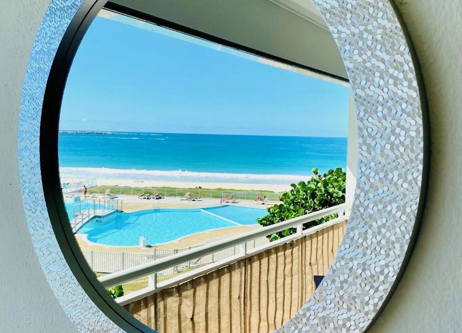 Excellence Suites Orient Beach Oceanview King-Size Beach Pool Parking Cul de Sac Sint Maarten
