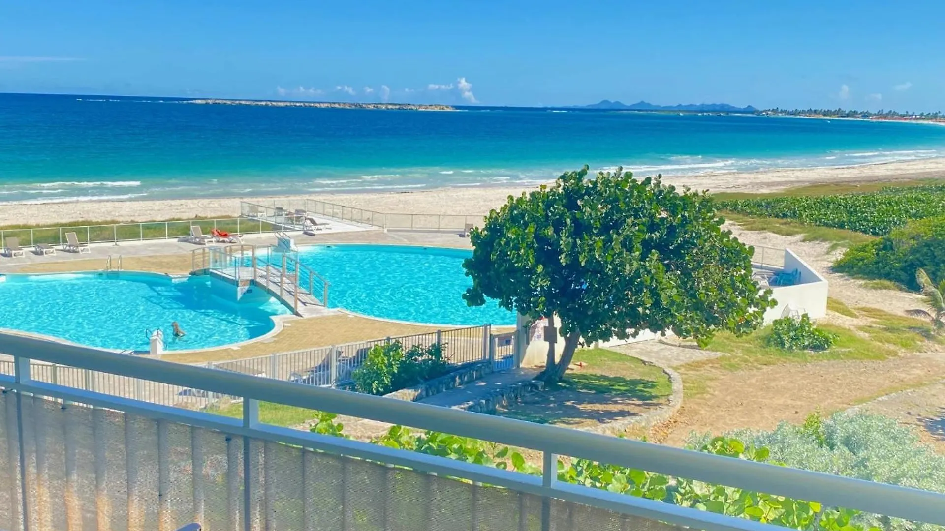 Excellence Suites Orient Beach Oceanview King-Size Beach Pool Parking Cul de Sac Apartamento