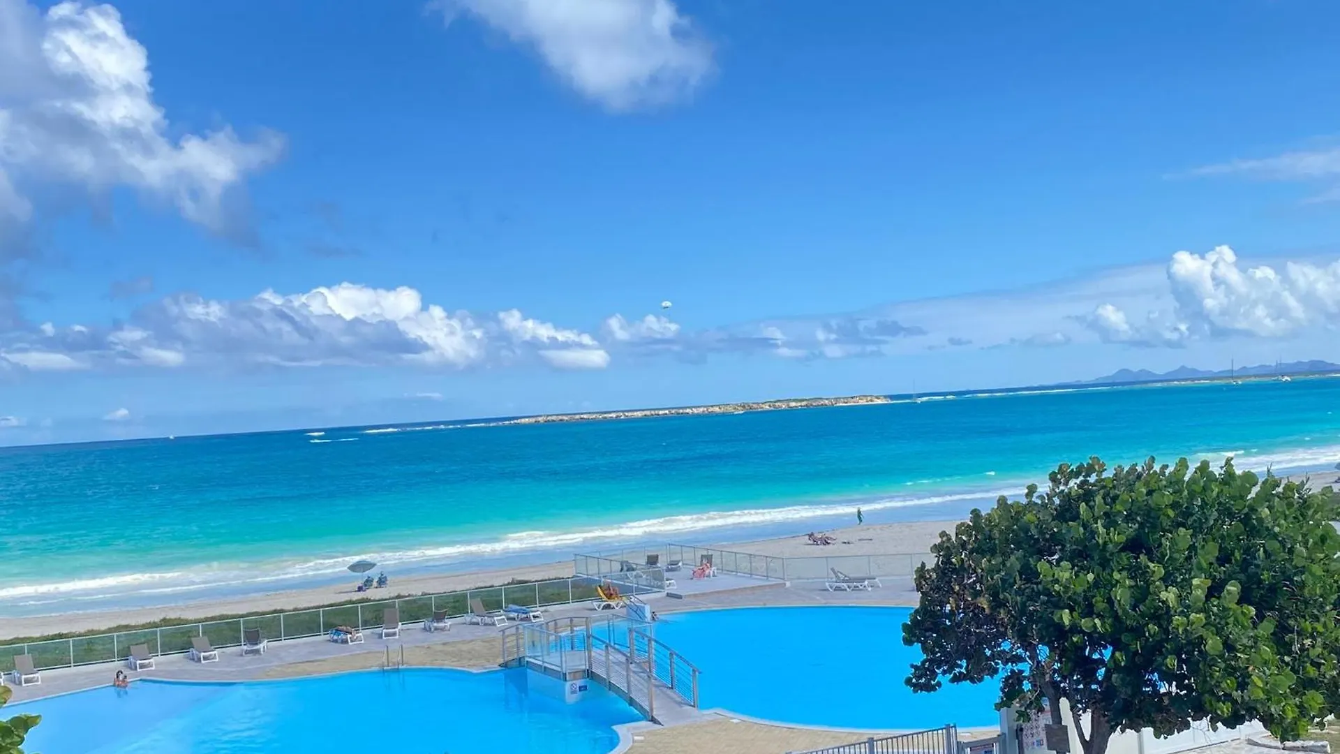 Excellence Suites Orient Beach Oceanview King-Size Beach Pool Parking Cul de Sac