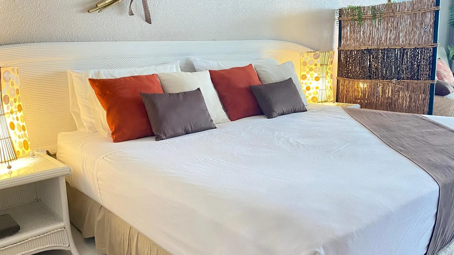 Excellence Suites Orient Beach Oceanview King-Size Beach Pool Parking Cul de Sac Διαμέρισμα