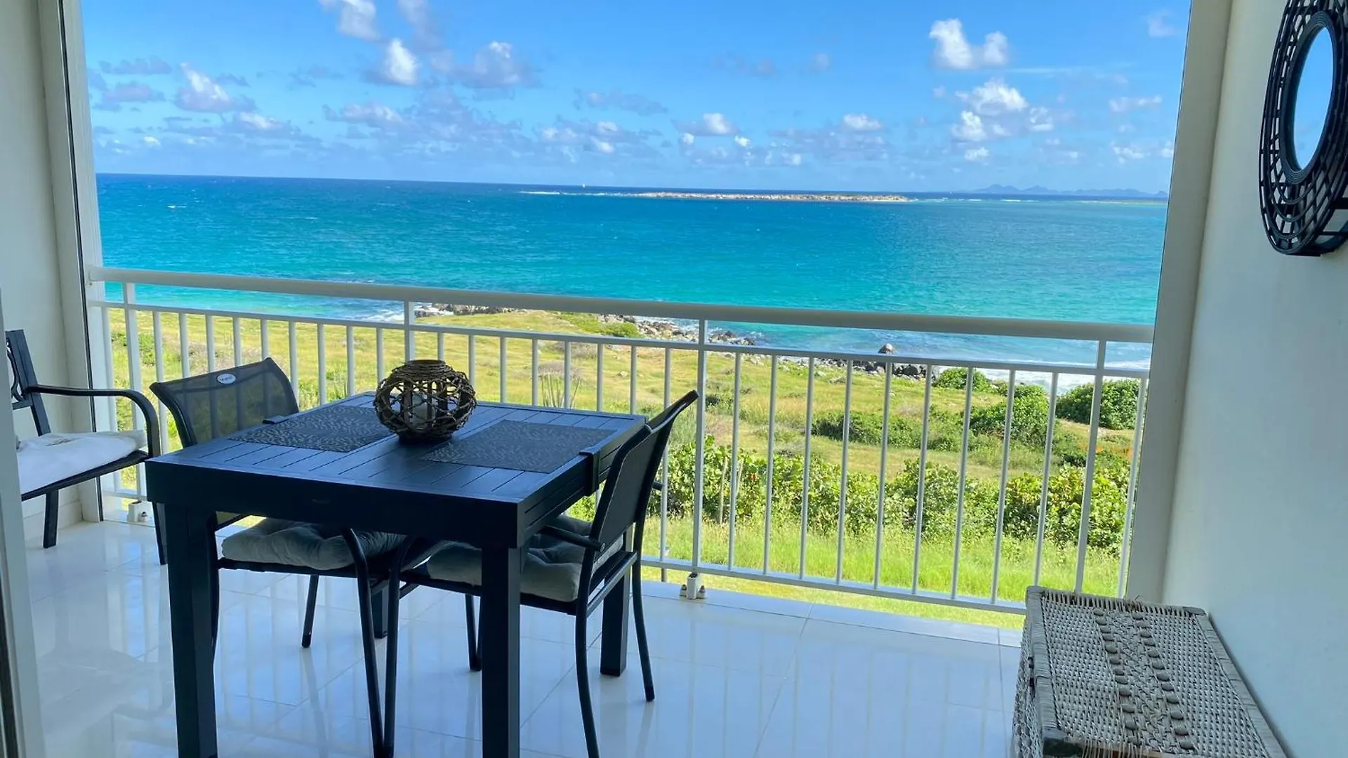 Excellence Suites Orient Beach Oceanview King-Size Beach Pool Parking Cul de Sac Apartment