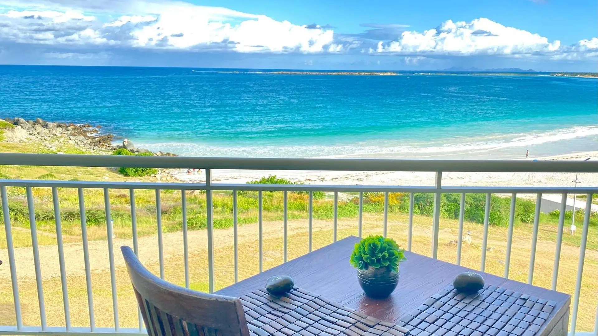 Apartment Excellence Suites Orient Beach Oceanview King-Size Beach Pool Parking Cul de Sac Sint Maarten/Saint Martin